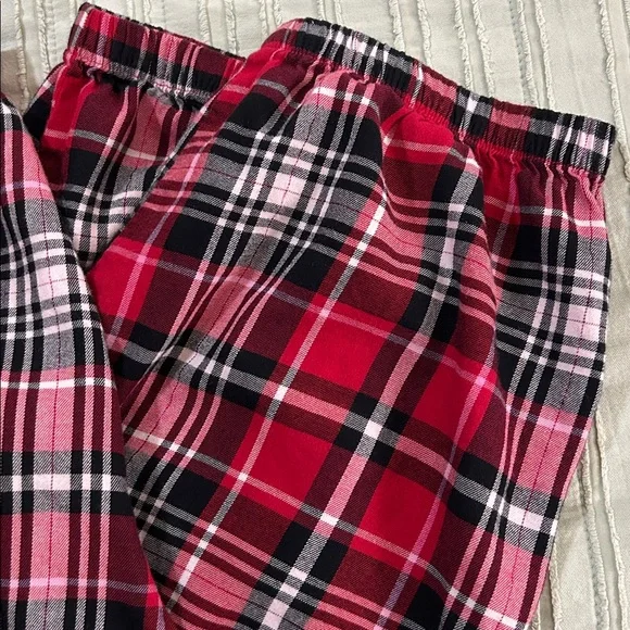 Victoria's Secret Red PJ Top Set - Picture 13 of 13